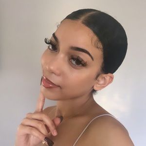 Meet your posher, Charlize